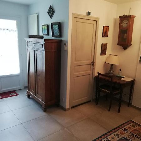 Appartement De Plain Pied Dans La Verdure Yerres Exterior foto